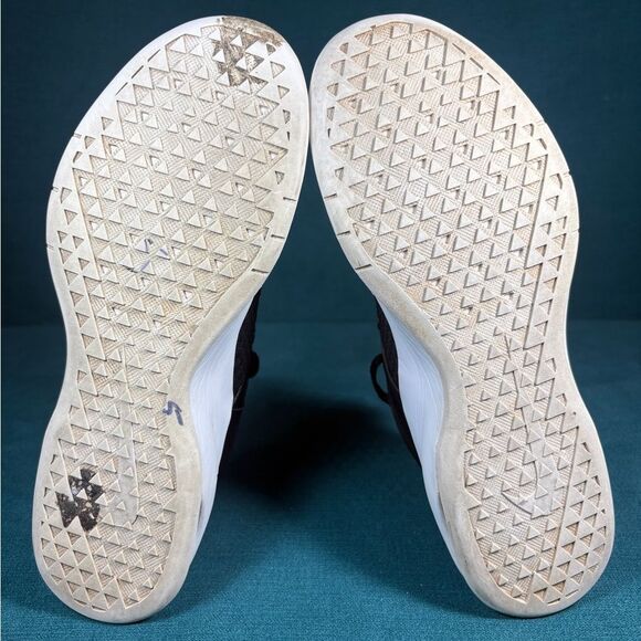 Nike Shoes Women's 9.5 Air Max Bella TR 2 Running Black Floral - Picture 7 of 8